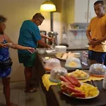 Bc Paradise Hostel & Suites